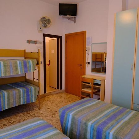 Hotel Chiara Rimini Exterior foto