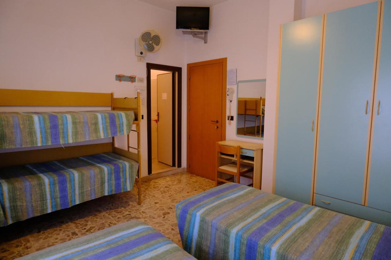 Hotel Chiara Rimini Exterior foto